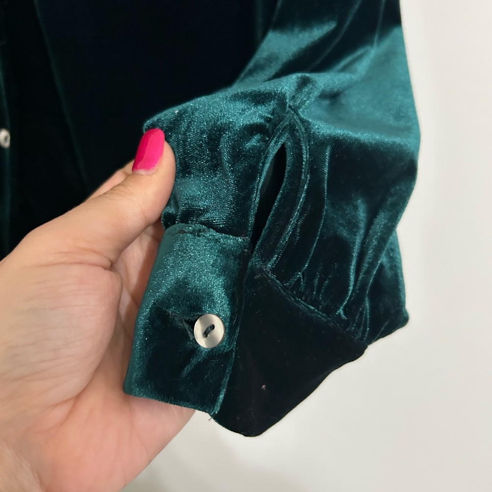 1. State Green Velvet Women's Top Size S - Picture 3 of 4